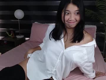 girl
        skytime96 cam image #3035301