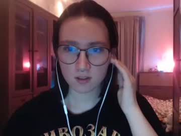 girl
        s_cara cam image #2310632