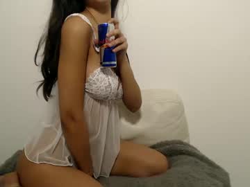 girl
        lina_67 cam image #3383869
