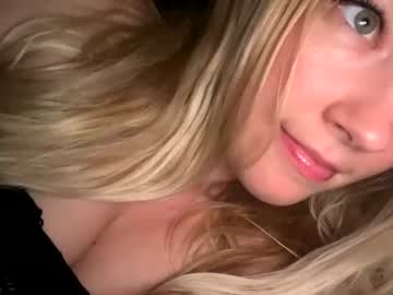 girl
        mariah95 cam image #1297689