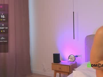 girl
        lonelyflowerr cam image #3181051