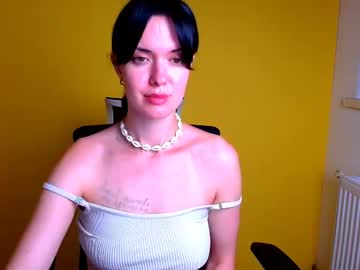 girl
        merry_berryy_ cam image #3000569