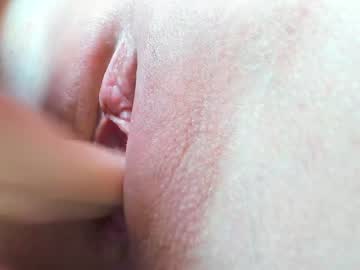 girl
        _witch__ cam image #1811992