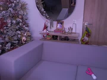 girl
        dani_moore cam image #2106277
