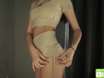 girl
        tessarosse_ cam image #1030250