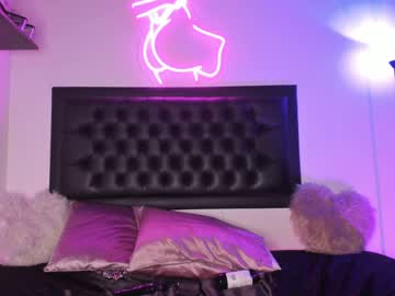 girl
        iam_eli cam image #2560532
