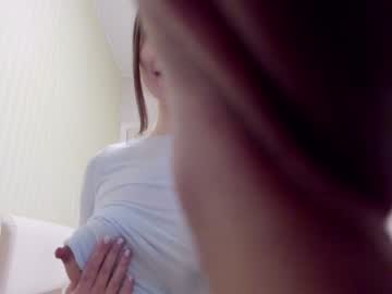 girl
        aminaswan_ cam image #2066154