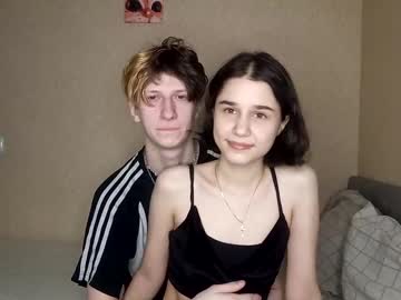 couple
        baby_lesi cam image #4177189