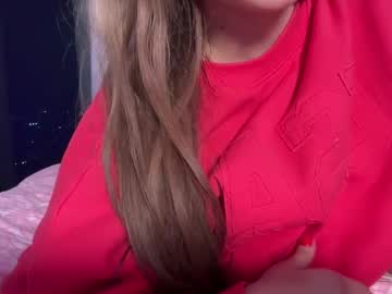 girl
        realjadebri cam image #4663093