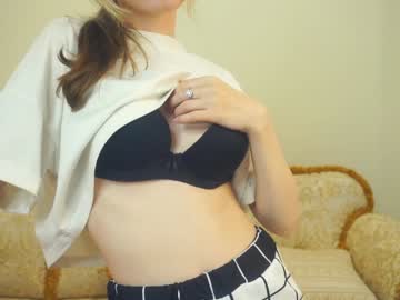 girl
        annisharber cam image #3243300