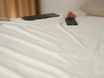 girl
        dovia cam image #3534784