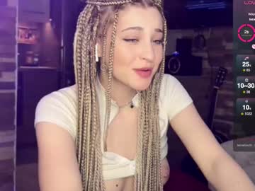 girl
        zoe__0 cam image #4201453