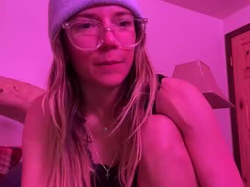 girl
        oliviahansleyy cam image #4141463