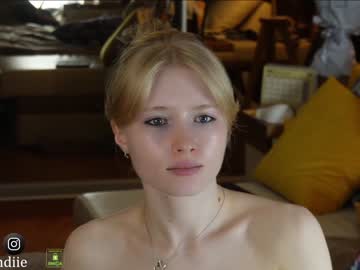 girl
        bestblondiiecb cam image #2611796