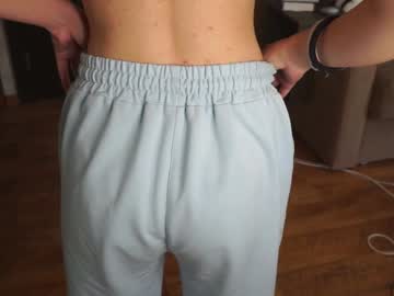 girl
        lynnaharriss cam image #3136346