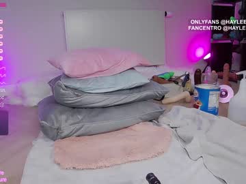 girl
        hayleex cam image #1342985