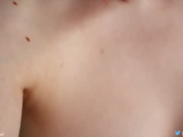 girl
        _blackbee_ cam image #621557