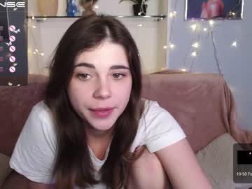girl
        bella_foryou cam image #628327