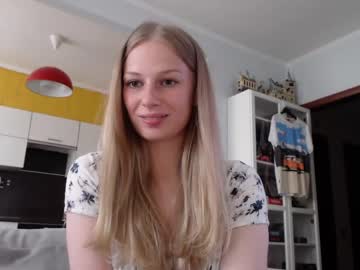 girl
        magic_couple13 cam image #1036272