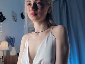 girl
        kateharrise cam image #1920723