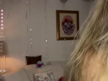 girl
        tatti_1 cam image #2775405