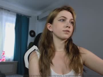 girl
        small_blondee cam image #2945451