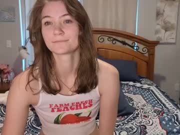 girl
        katynowhere cam image #3111648