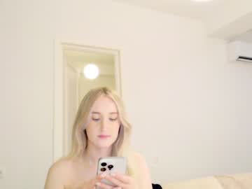 girl
        lailatoks cam image #2587748