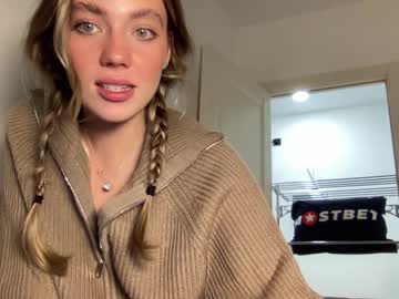 girl
        angel_from_sky cam image #3918108