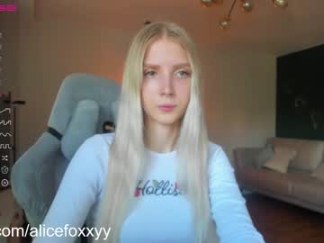 girl
        oh_honey_ cam image #1462276