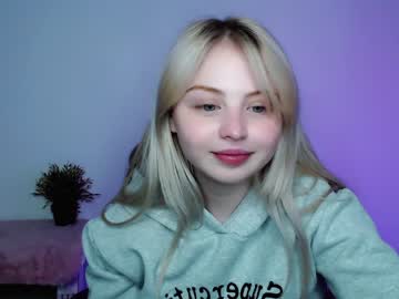 girl
        shy_blondiee cam image #655335