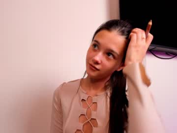 girl
        amandamedrano cam image #266761