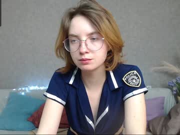 girl
        mary_klaus cam image #658228