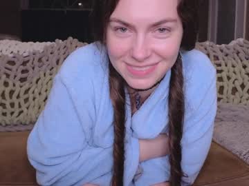 girl
        chroniclove cam image #765963