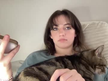 girl
        laceyflowers cam image #2004668