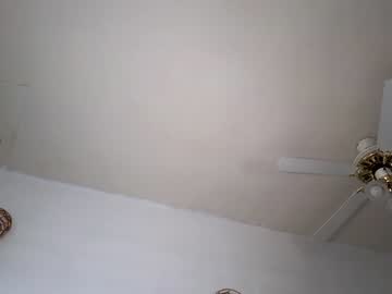 girl
        littlegreekflower cam image #1717947