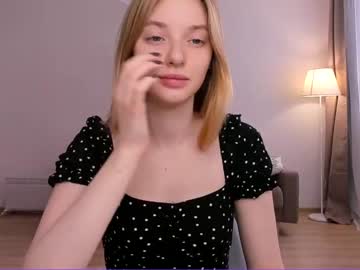 girl
        olli_ver cam image #192294