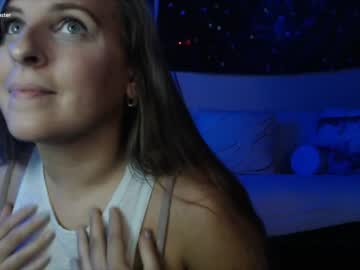 girl
        raintree03 cam image #1384177