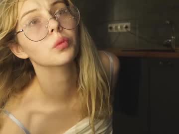 girl
        ellizabetta cam image #3051941