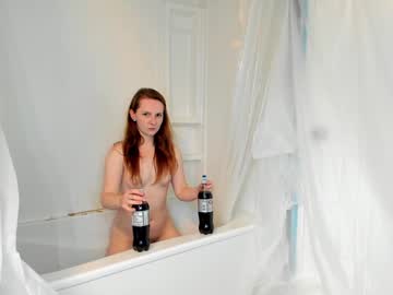 girl
        skyewatson cam image #3116188