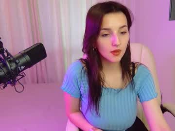 girl
        vivian_suon cam image #1533407