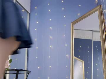 girl
        kriskras__ cam image #4477458