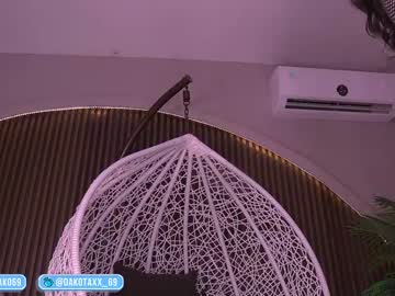 girl
        dakota_leex cam image #4352089