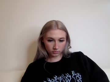 girl
        livyroselise cam image #2154406