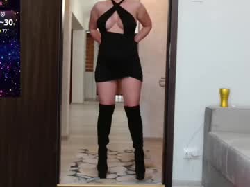 girl
        carmela_fox cam image #4090522
