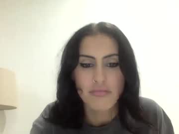 girl
        sashamolaney cam image #1126660