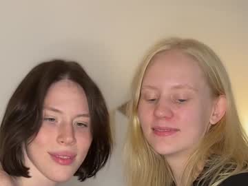 couple
        lisalewi cam image #3388241