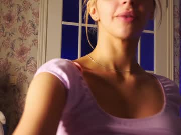 girl
        lesi_moonie cam image #3552886