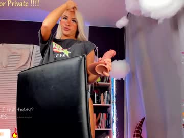 girl
        blush_mikki cam image #2965160