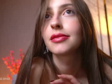 girl
        may_rose_ cam image #1961754